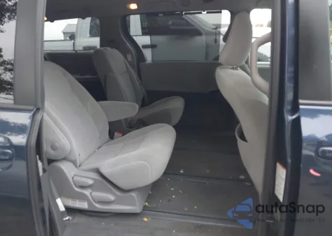 2018 Toyota Sienna Le 7 Passenger from USA, damaged, VIN 5TDJZ3DC6JS195665